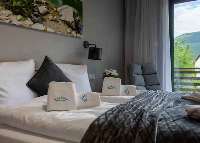 Apartment Obroncow Pokoju 4 *